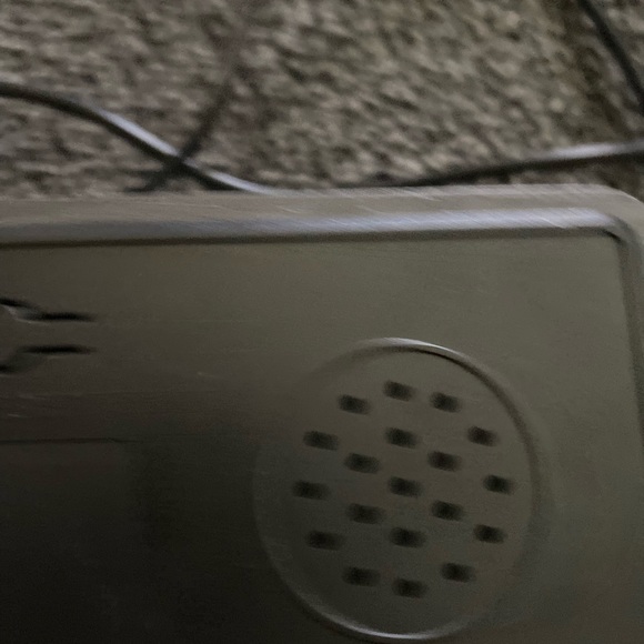 wireless charger with charger digital time and temperature fits all phone models - Picture 5 of 9